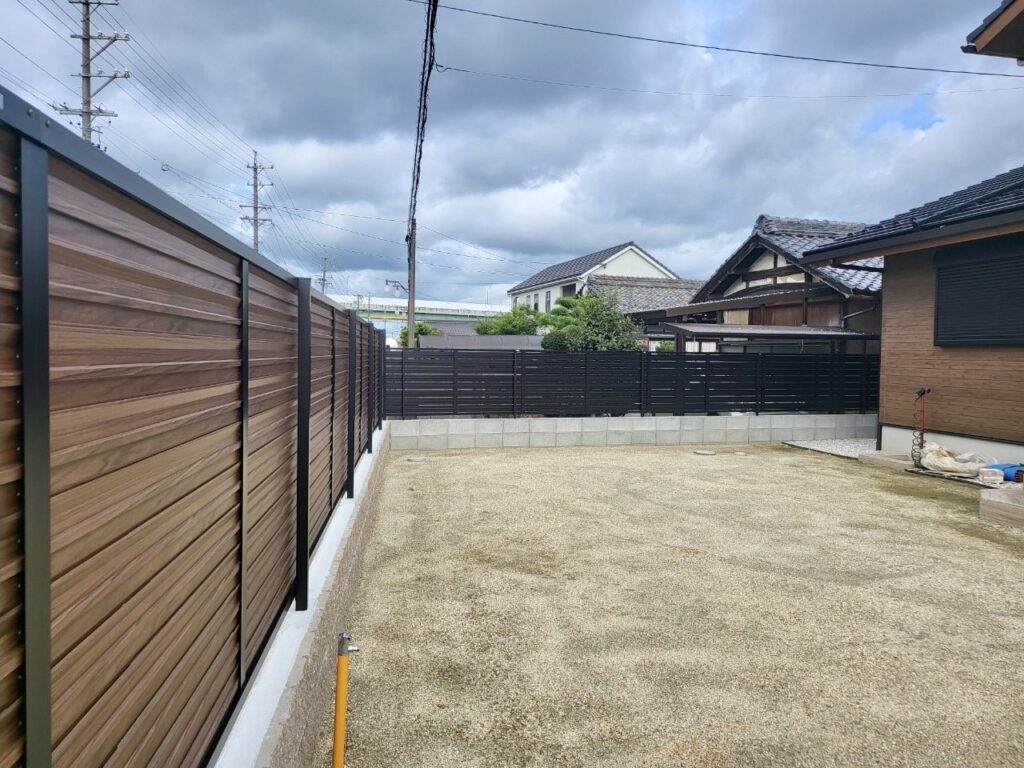 目隠しフェンスで暮らしやすいモダン外構