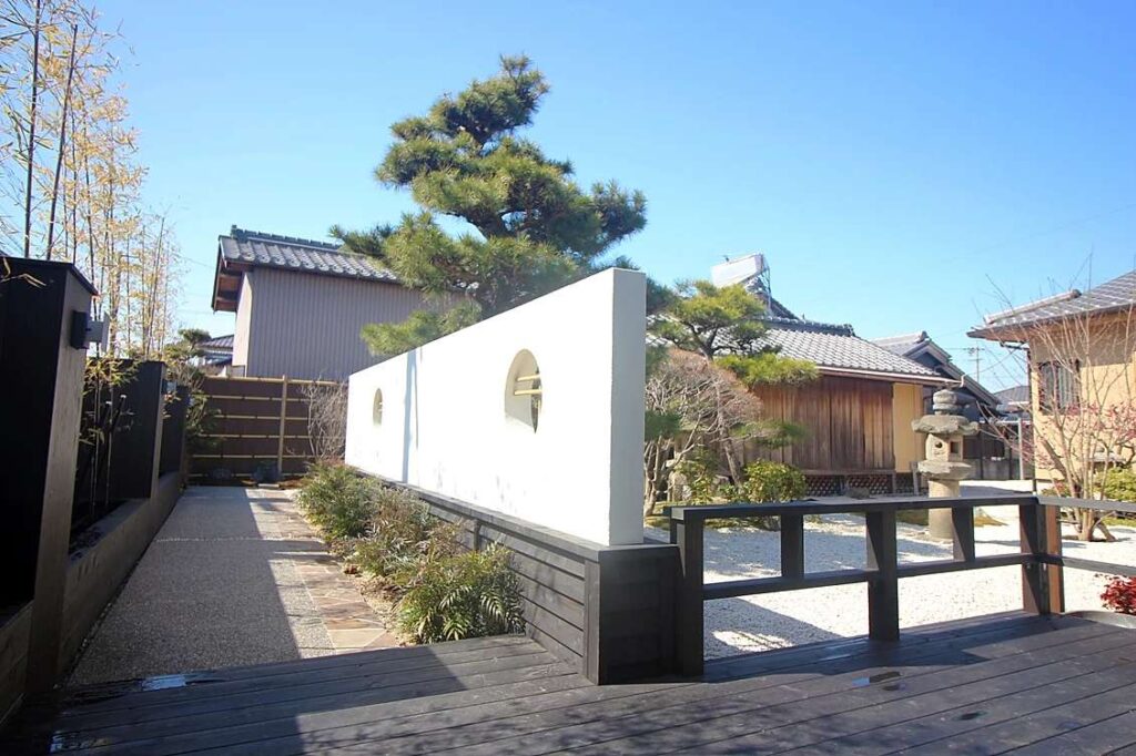 純和風な庭園の設計・デザイン。既存のお庭を大幅にリフォームして匠による外構・庭制作！