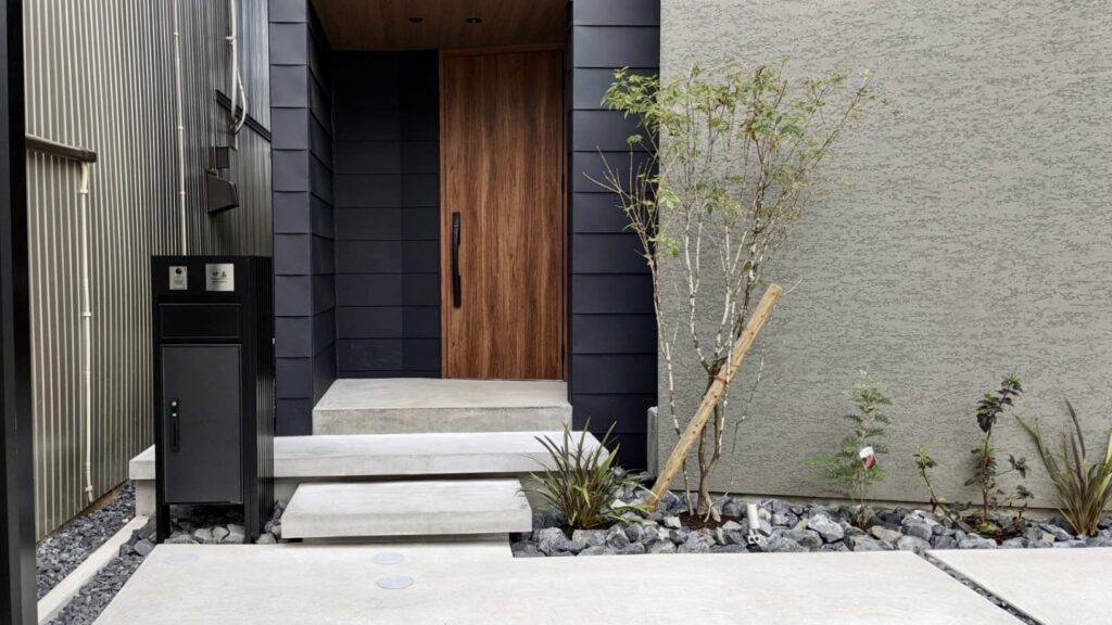 Mシェードを使った大人テイストの外構