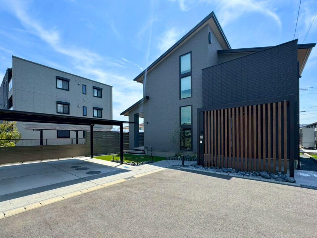 木更津市の参考施工写真:カーポートと駐車スペース